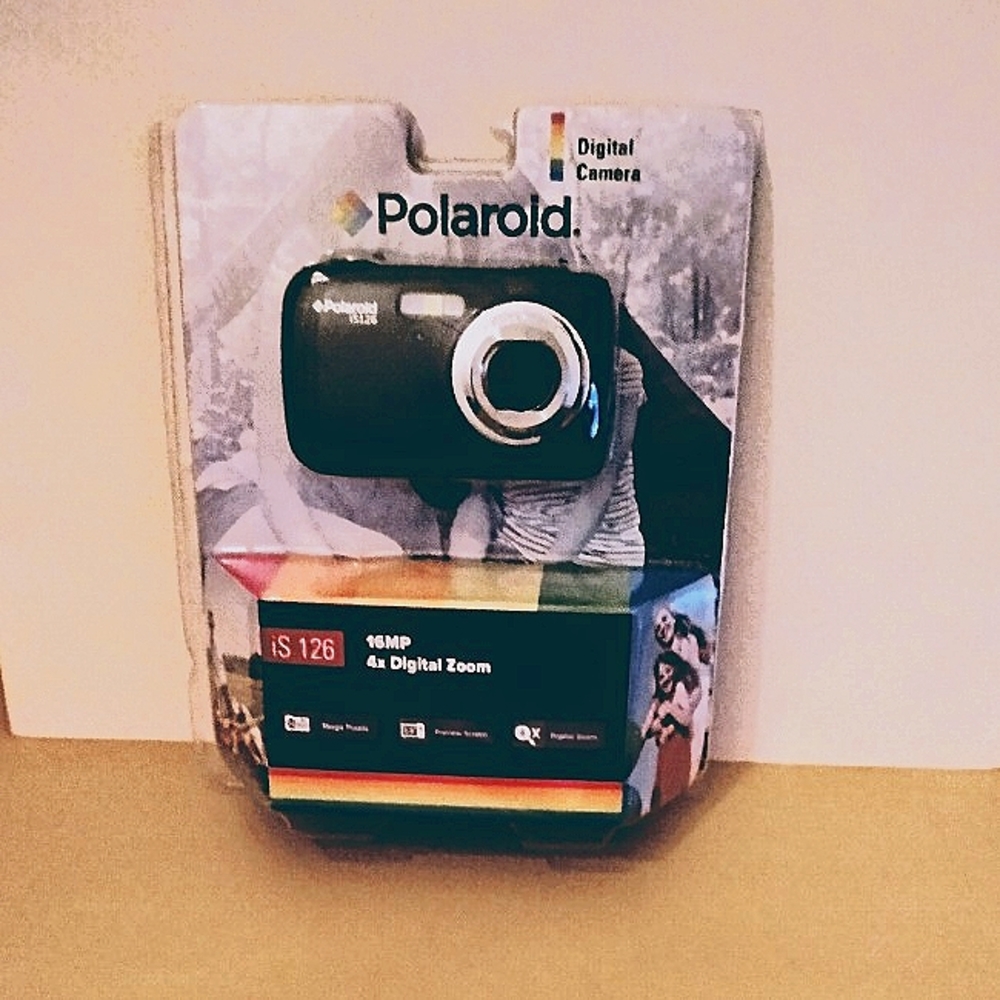 Polaroid iS 126 16MP Black Digital Camera